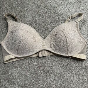 Lively Lace Detail Bra in Beige